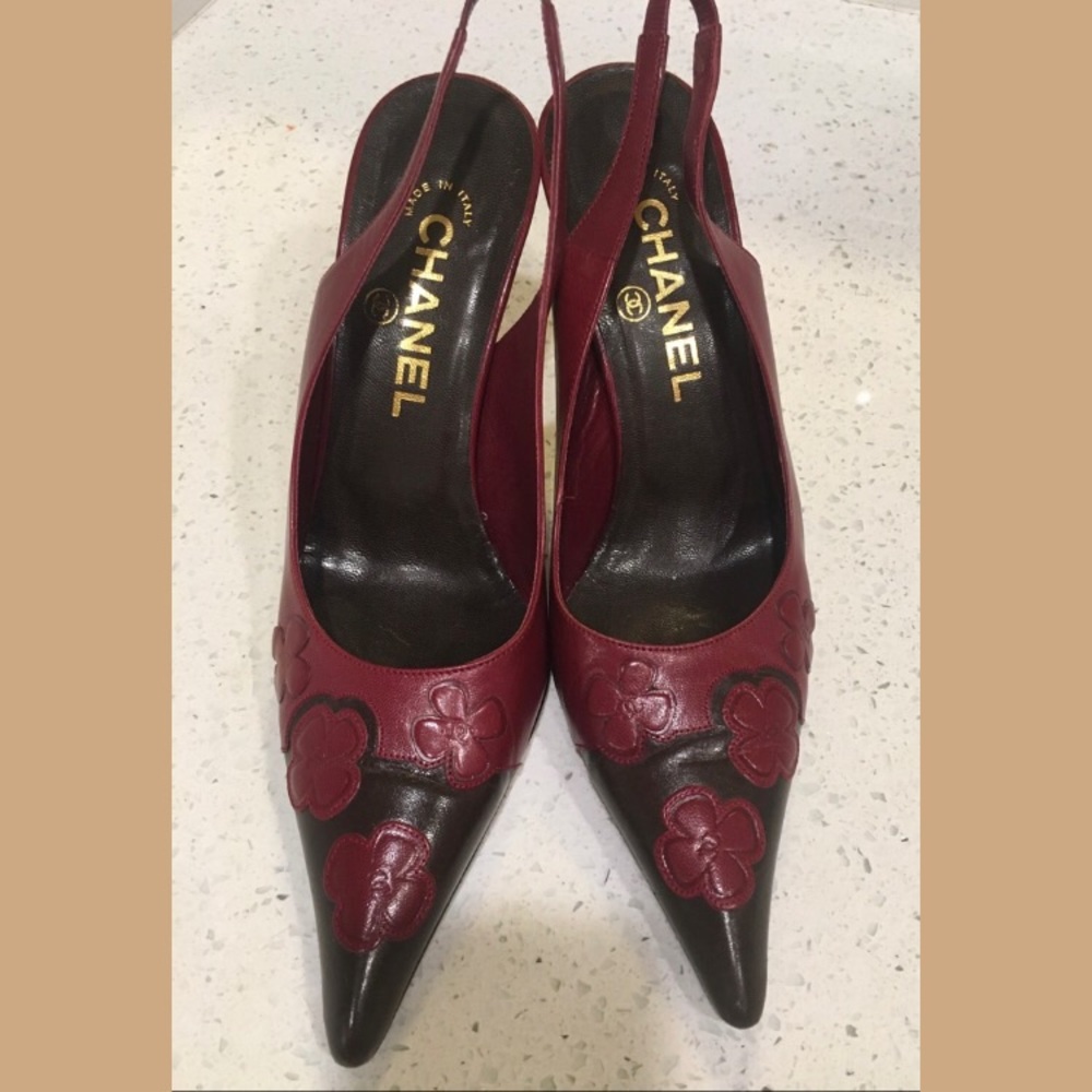 CHANEL Leather Slingback Pumps